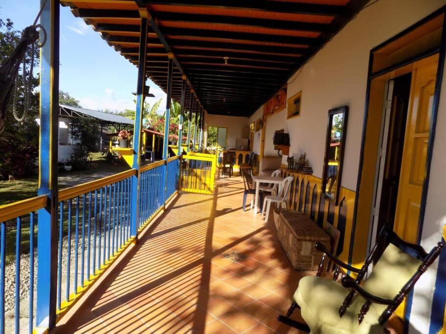 Casa Finca Villa Luz A 800 Mts Del Parque Del Cafe Montenegro Exterior photo