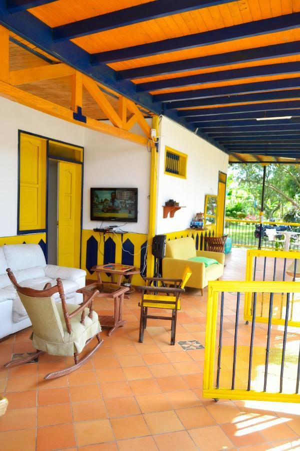 Casa Finca Villa Luz A 800 Mts Del Parque Del Cafe Montenegro Exterior photo